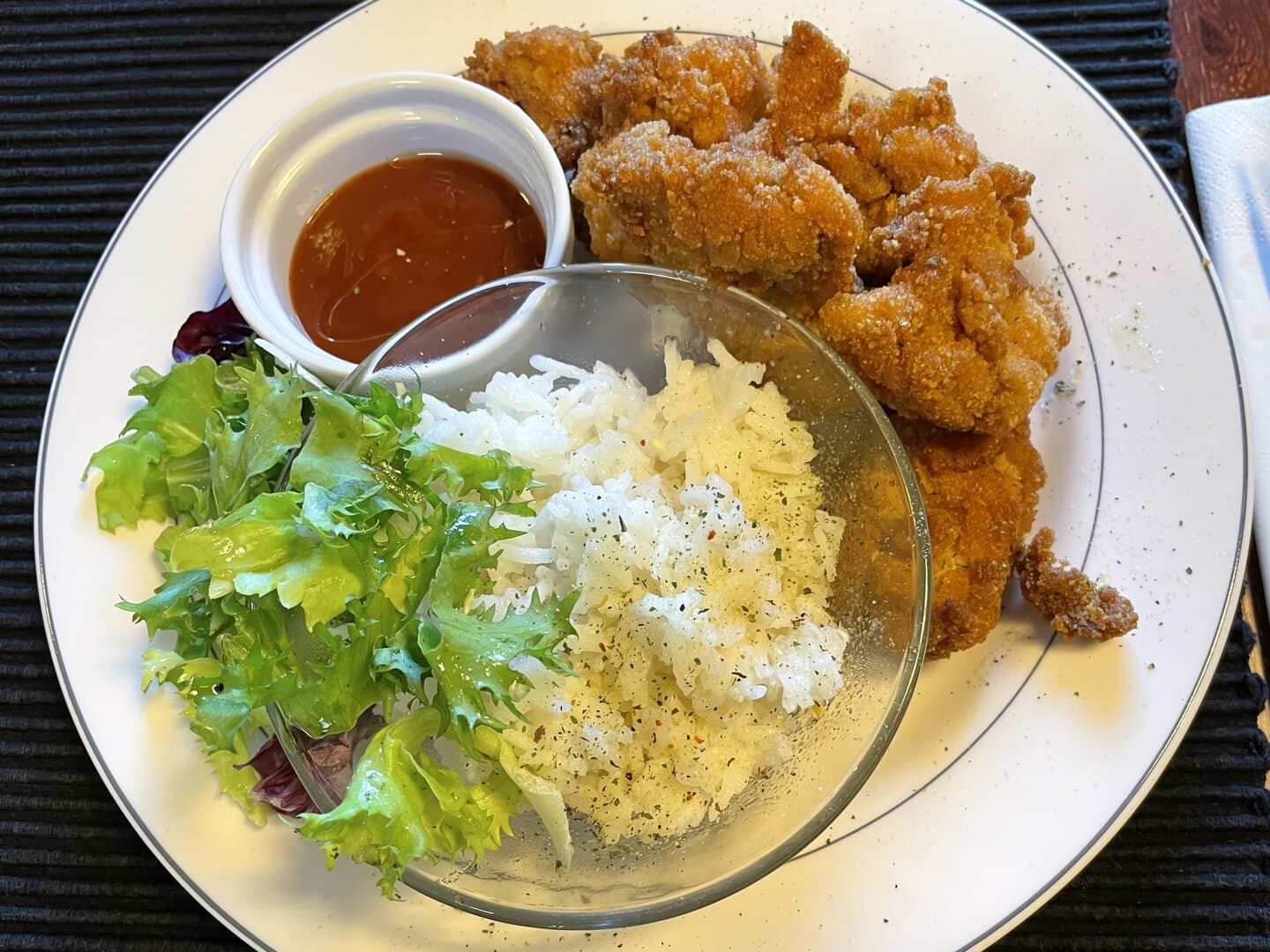 Crispy chicken served Emmaste Teemaja Cafe style