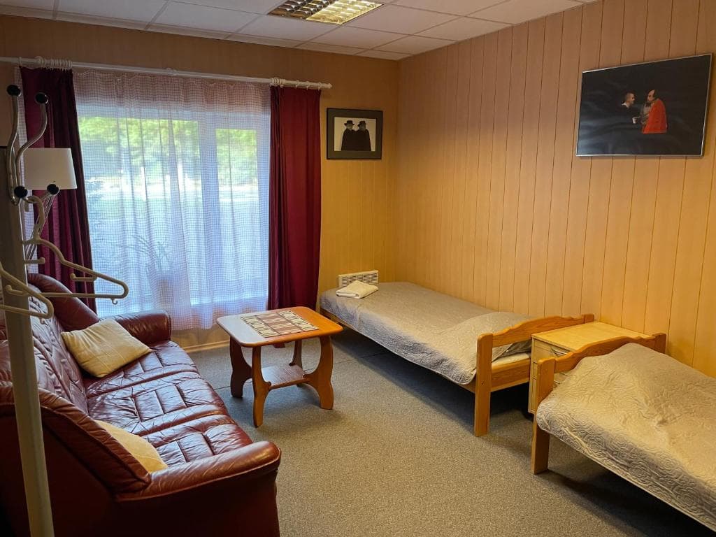 Emmaste Teemaja majutus